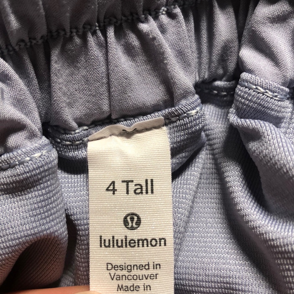 Lulu lemon shorts - Picture 4 of 4